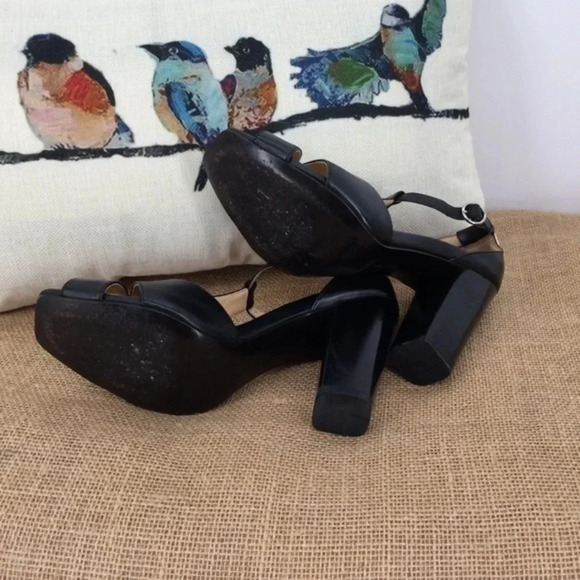 Cole Haan - Nike Air Tech Leather T-Strap Heel - Picture 8 of 8